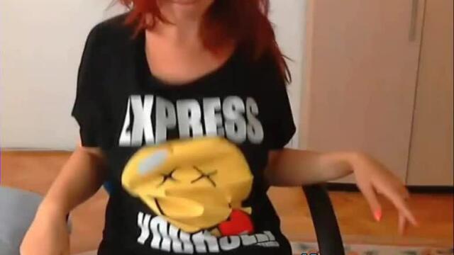 Teen redhead masturbates her wet pussy on webcam